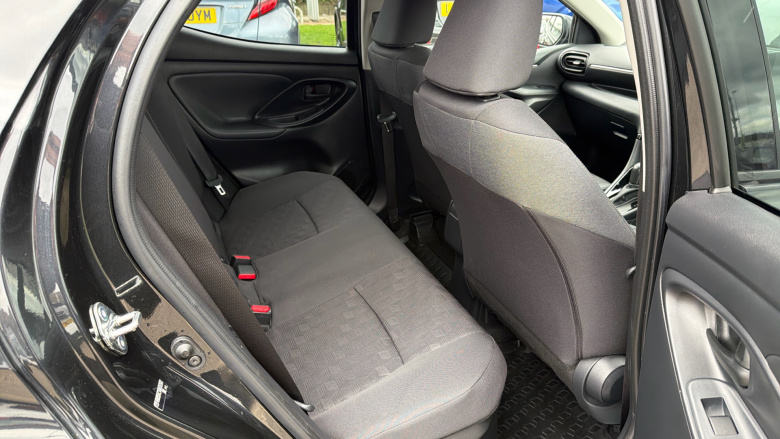 Toyota Yaris 1.5 Hybrid Design 5dr CVT Hybrid Hatchback